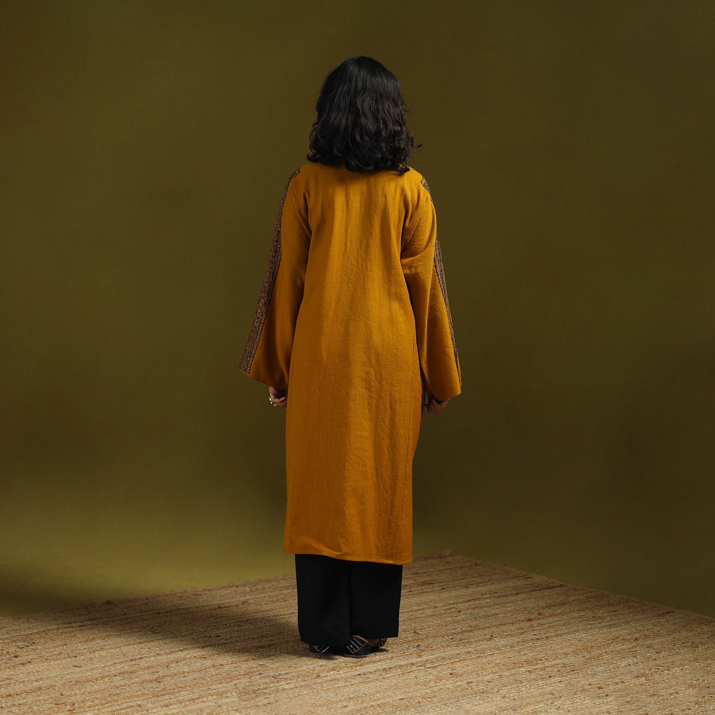 Handwoven sozni hand embroidered kashmiri merino wool