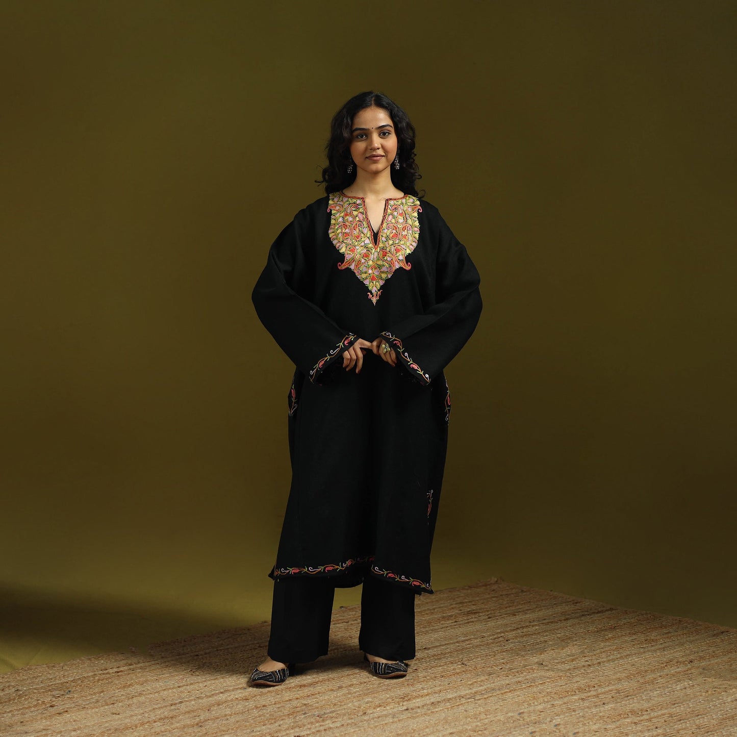 Handwoven sozni hand embroidered kashmiri merino wool