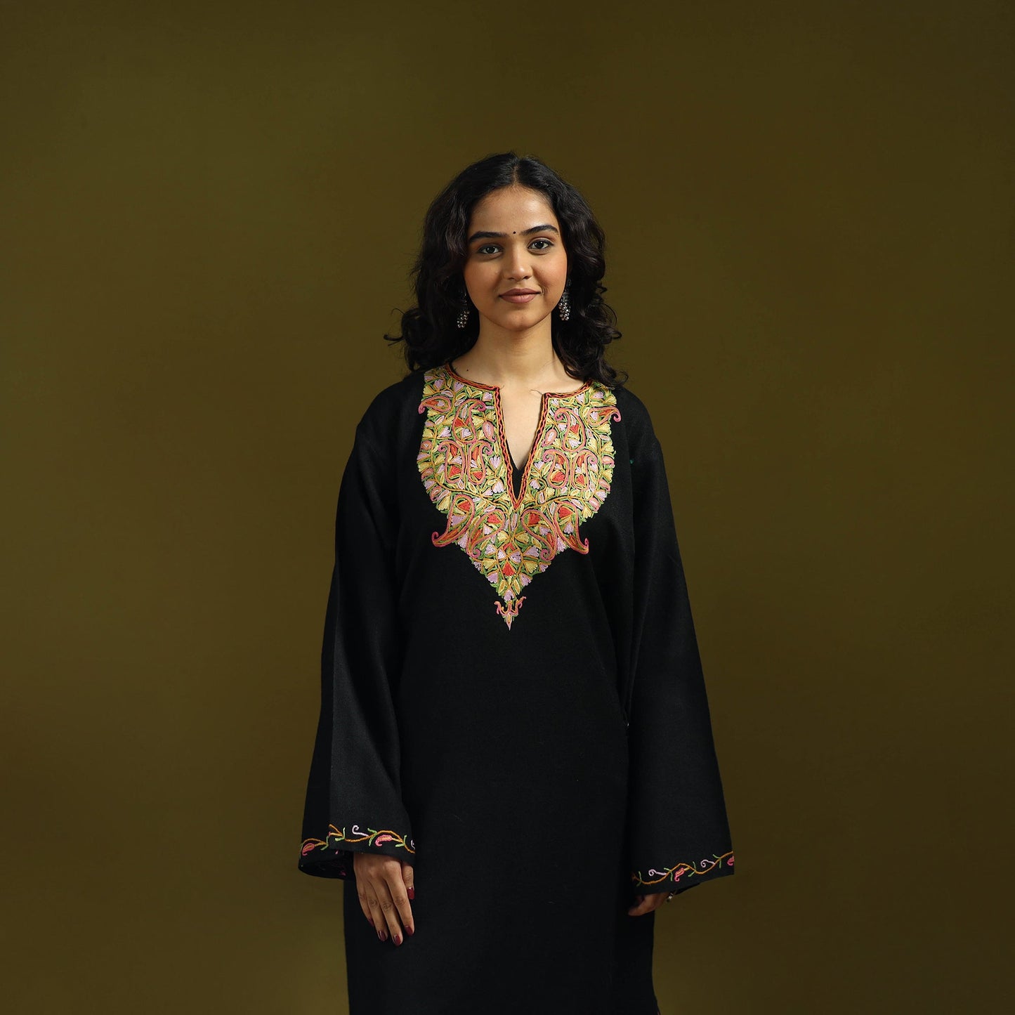 Handwoven sozni hand embroidered kashmiri merino wool