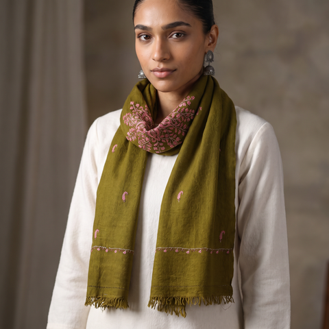 Green Handwoven Sozni Hand Embroidered Merino Wool Kashmiri Stole, worn by a woman, AI visual of the stole, iTokri