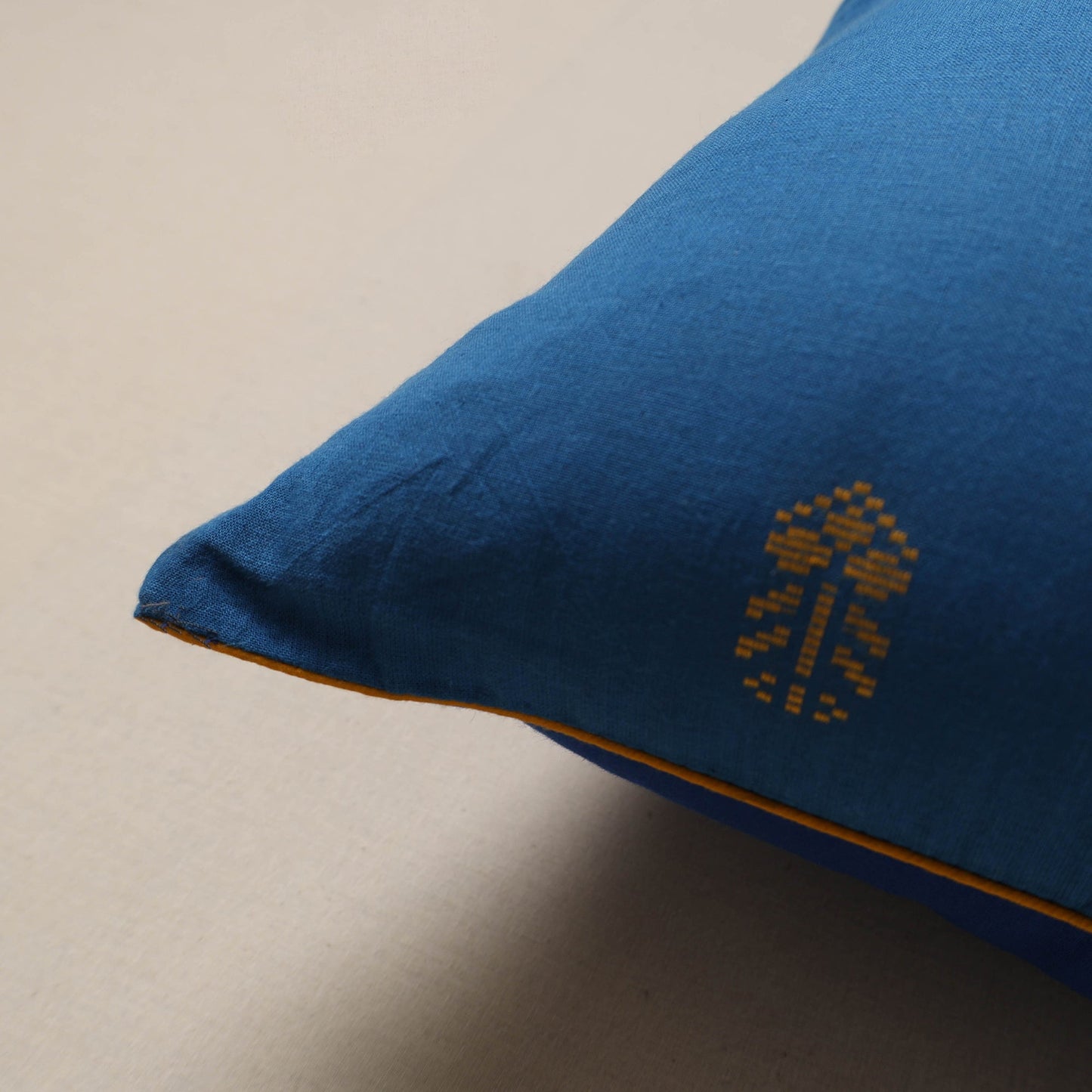 Jacquard weave cushion cover 01 - handcrafted