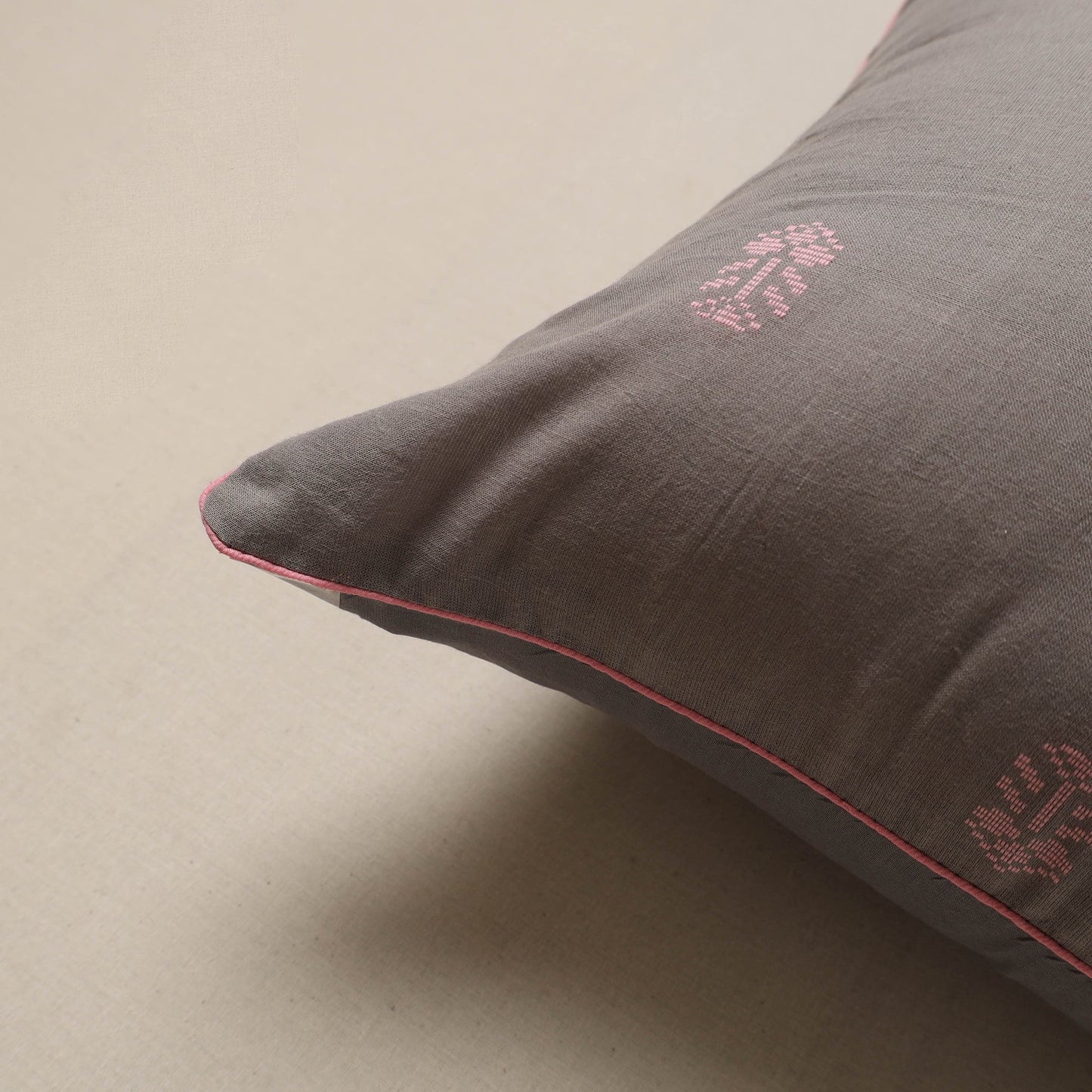 Jacquard weave cushion cover 09 - handcrafted