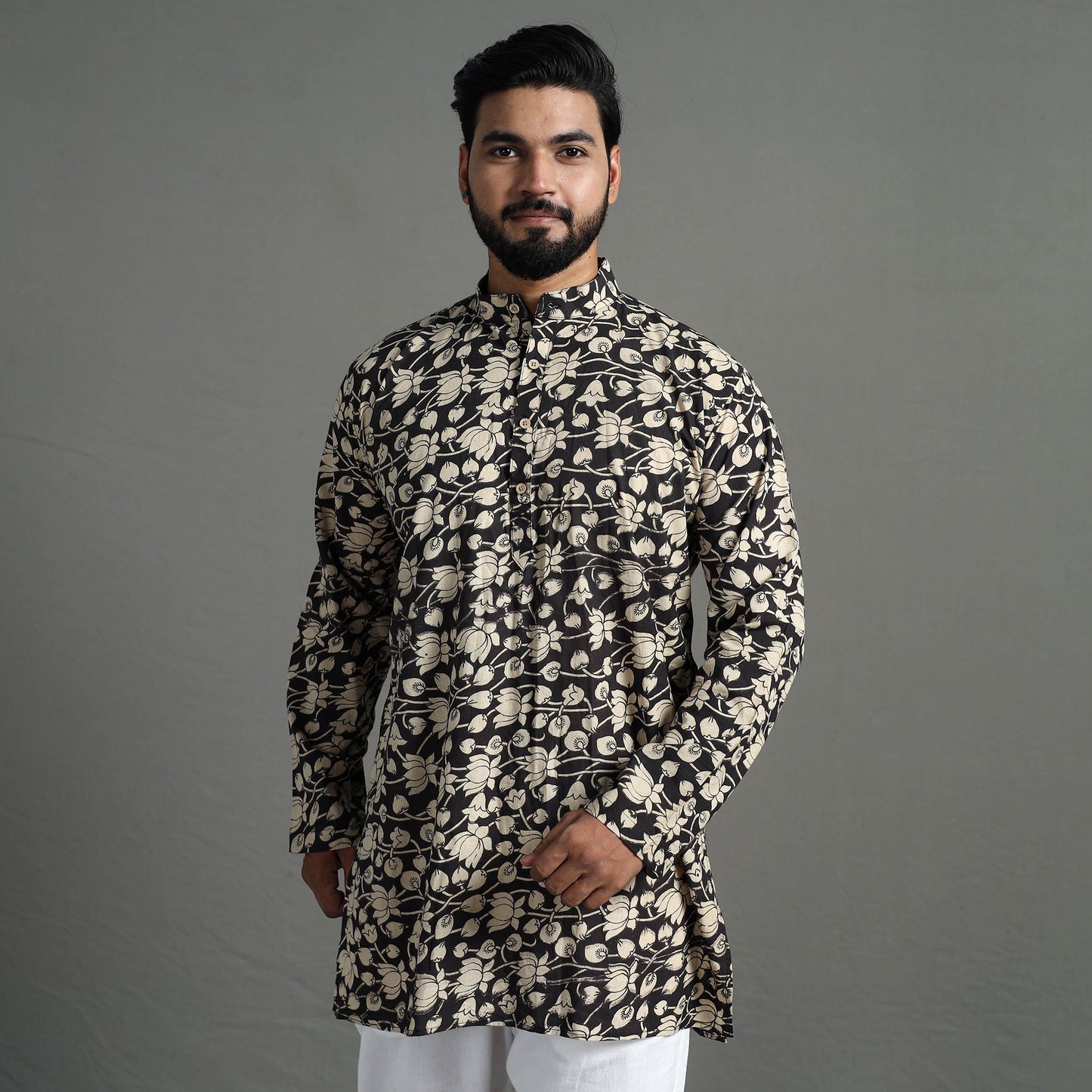 Buy Kalamkari Printed Cotton Men Short Kurta 11 Online at iTokri.com