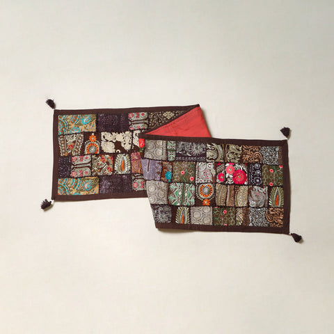 Khambadiya patchwork table runner (71 x 16 in) 01
