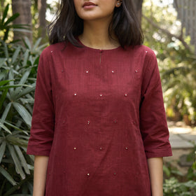 Maroon - Kala Cotton Scattered Mirrors Kurta, neckline close-up, AI visual