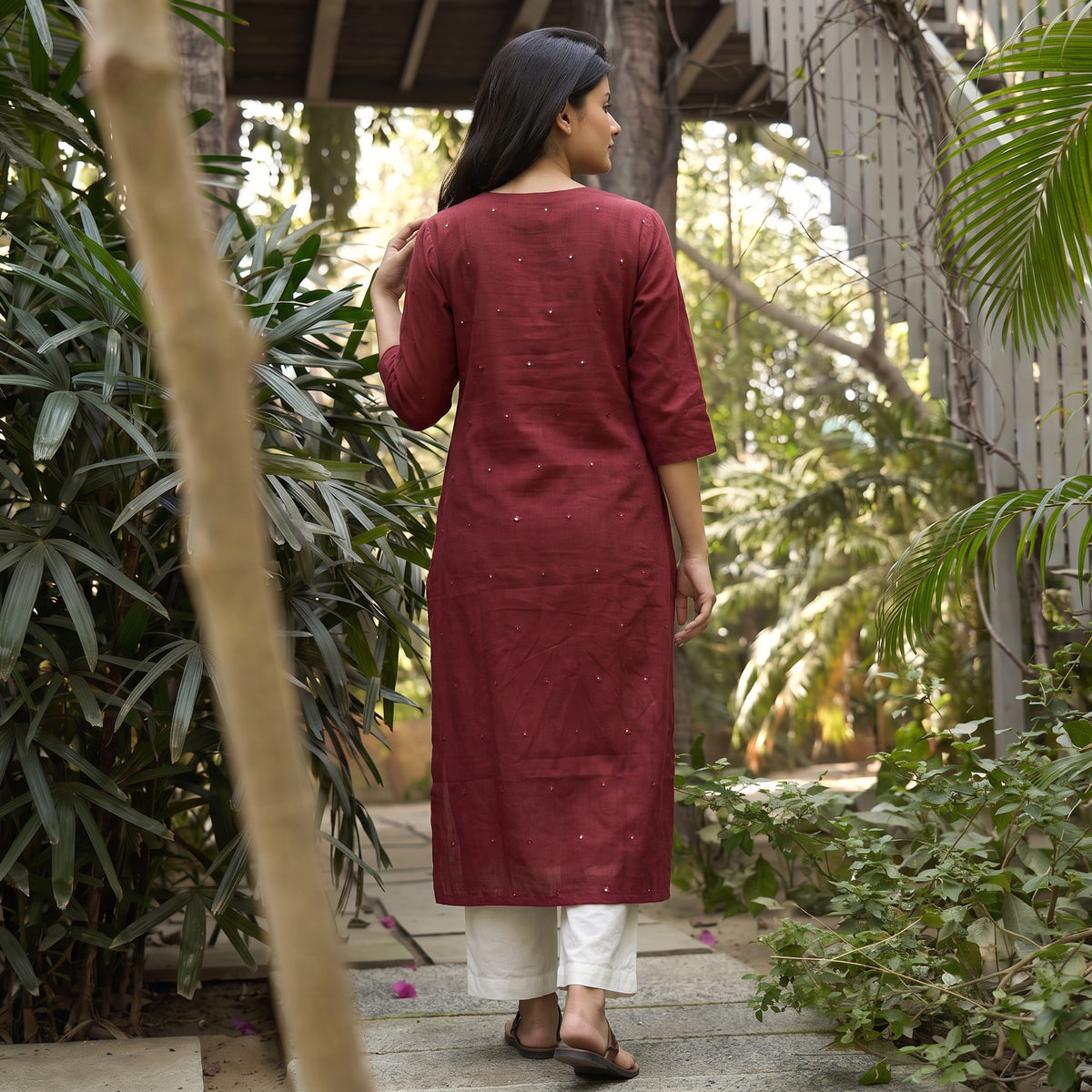 Maroon - Kala Cotton Scattered Mirrors Kurta, back, AI visual