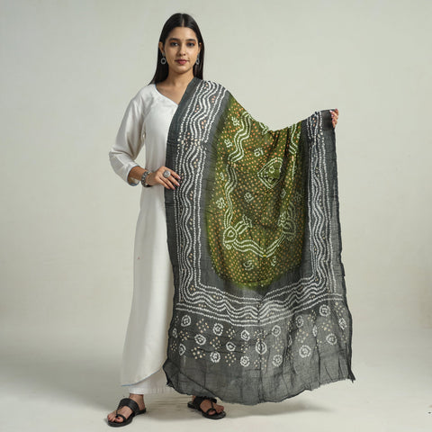 Buy Kutch Bandhani Tie-Dye Cotton Dupatta 19 Online at iTokri.com