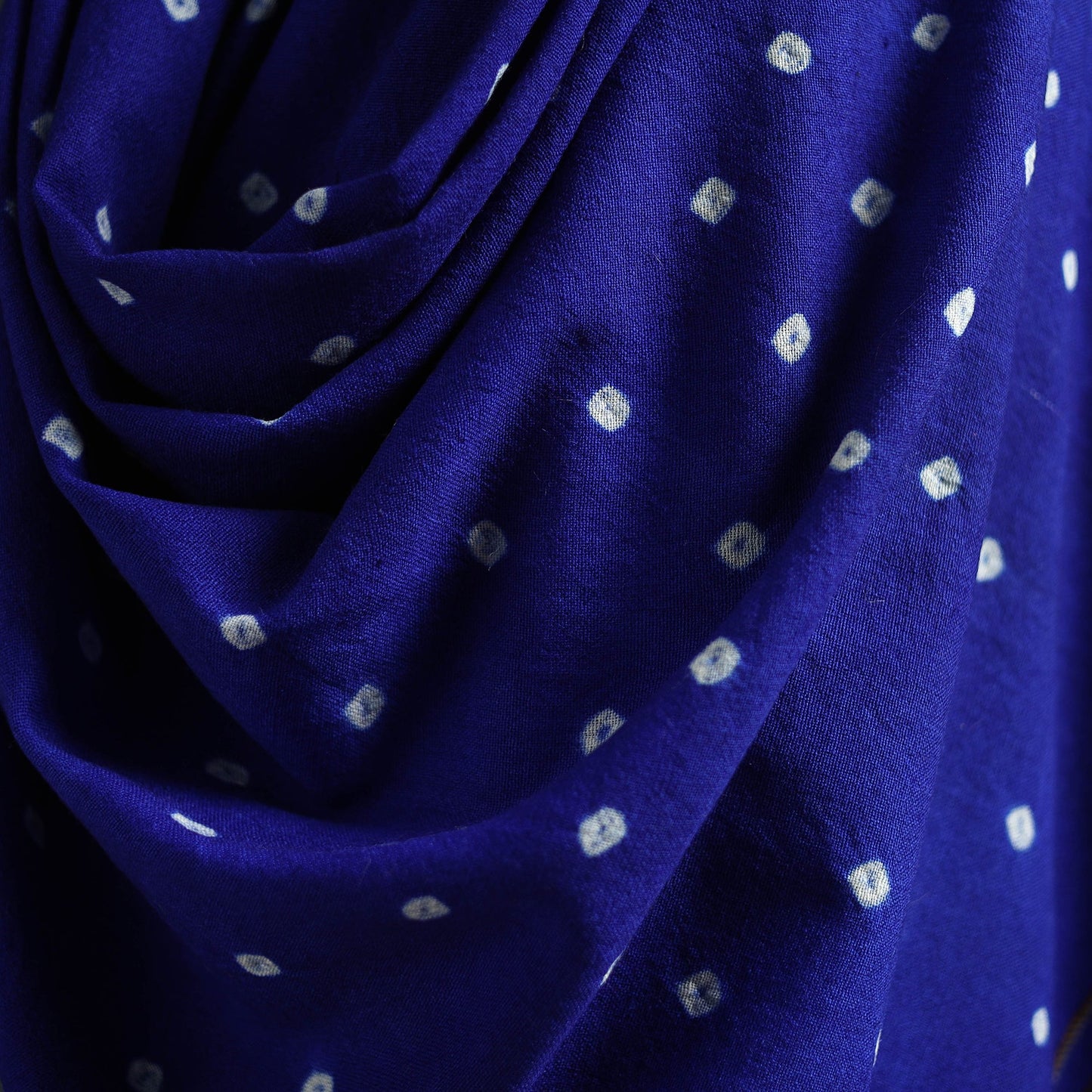 Kutch bandhani tie-dye handwoven merino wool shawl 06