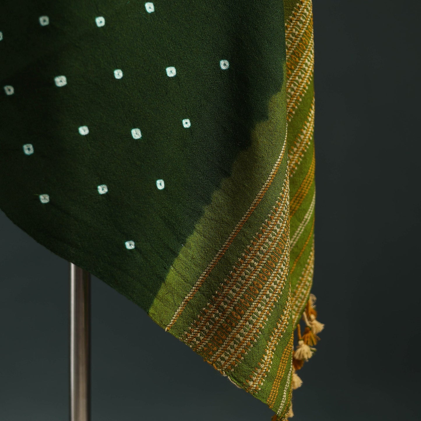 Kutch bandhani tie-dye handwoven merino wool shawl 07