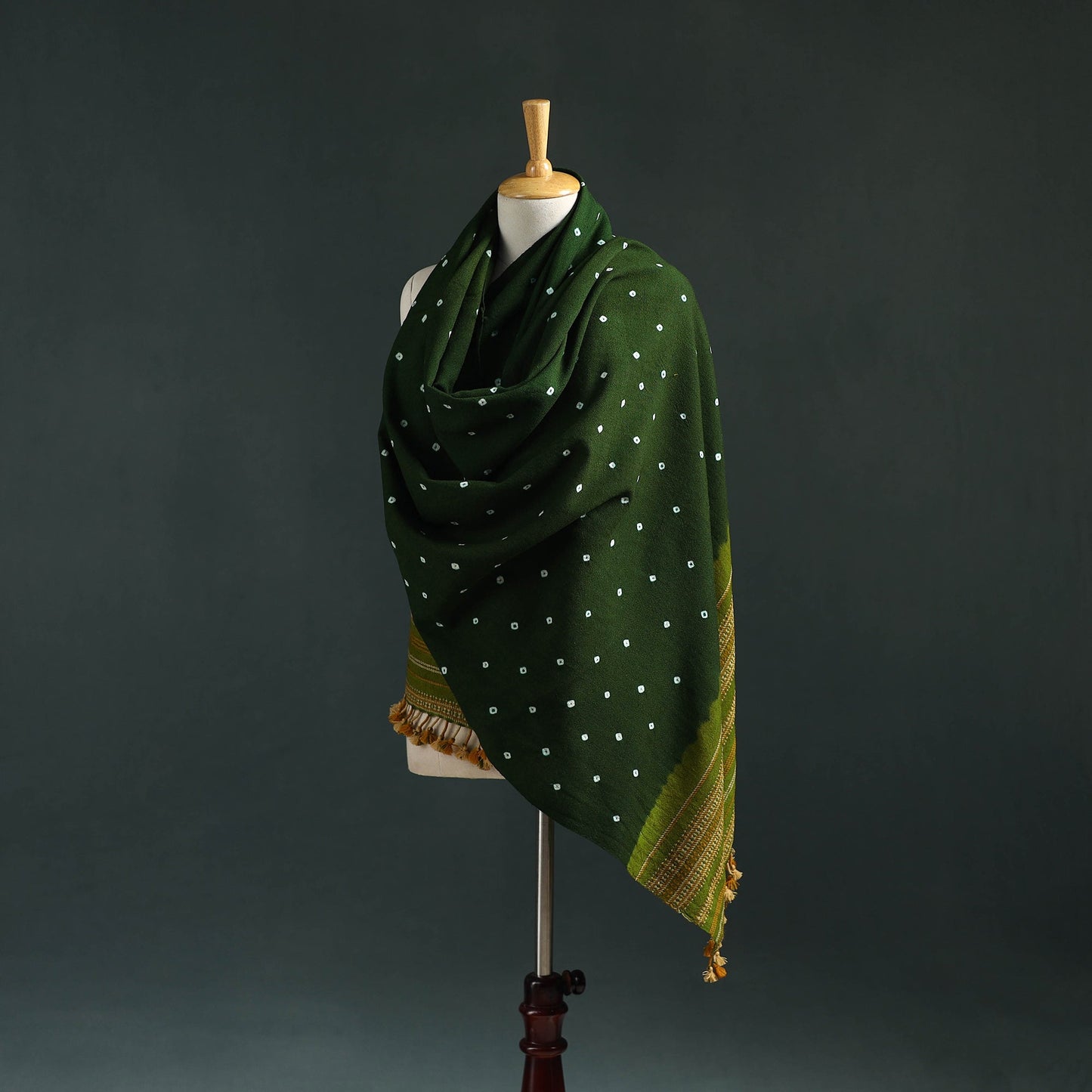 Kutch bandhani tie-dye handwoven merino wool shawl 07