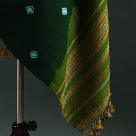 Kutch bandhani tie-dye handwoven merino wool shawl 09