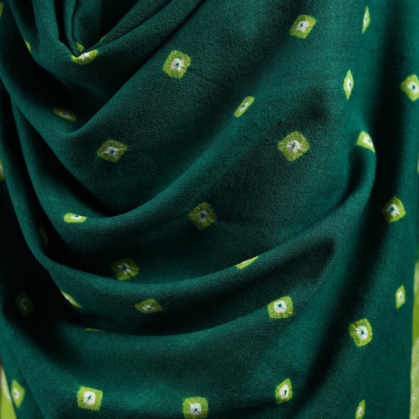 Kutch bhujodi handwoven merino wool bandhani tie-dye shawl