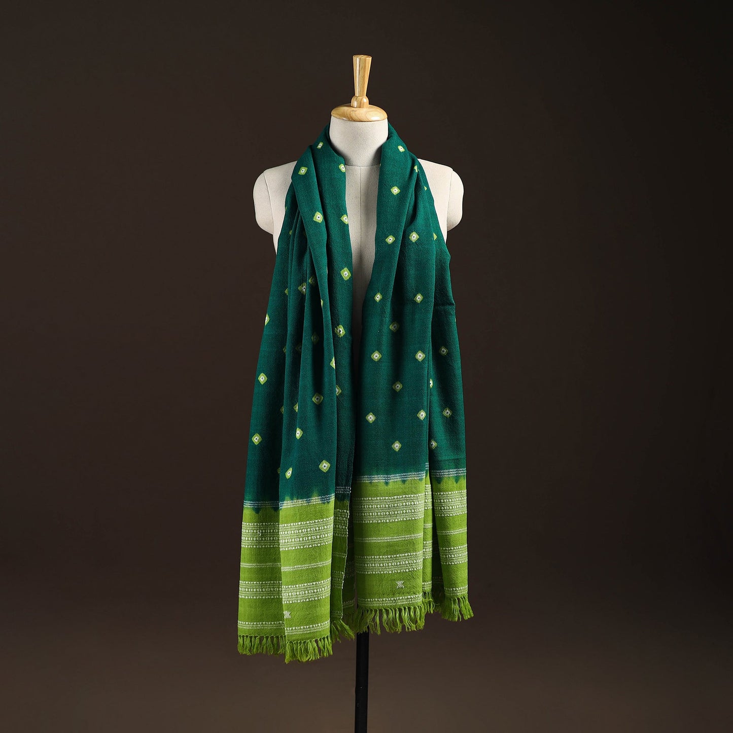 Kutch bhujodi handwoven merino wool bandhani tie-dye shawl
