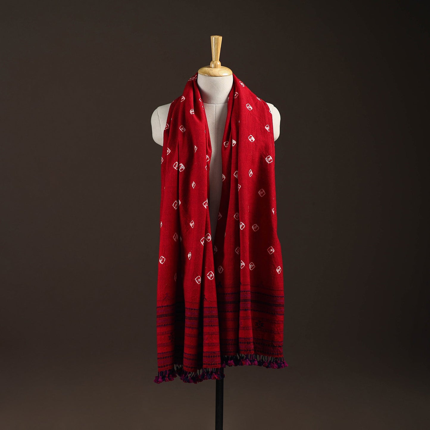 Kutch bhujodi handwoven merino wool bandhani tie-dye shawl