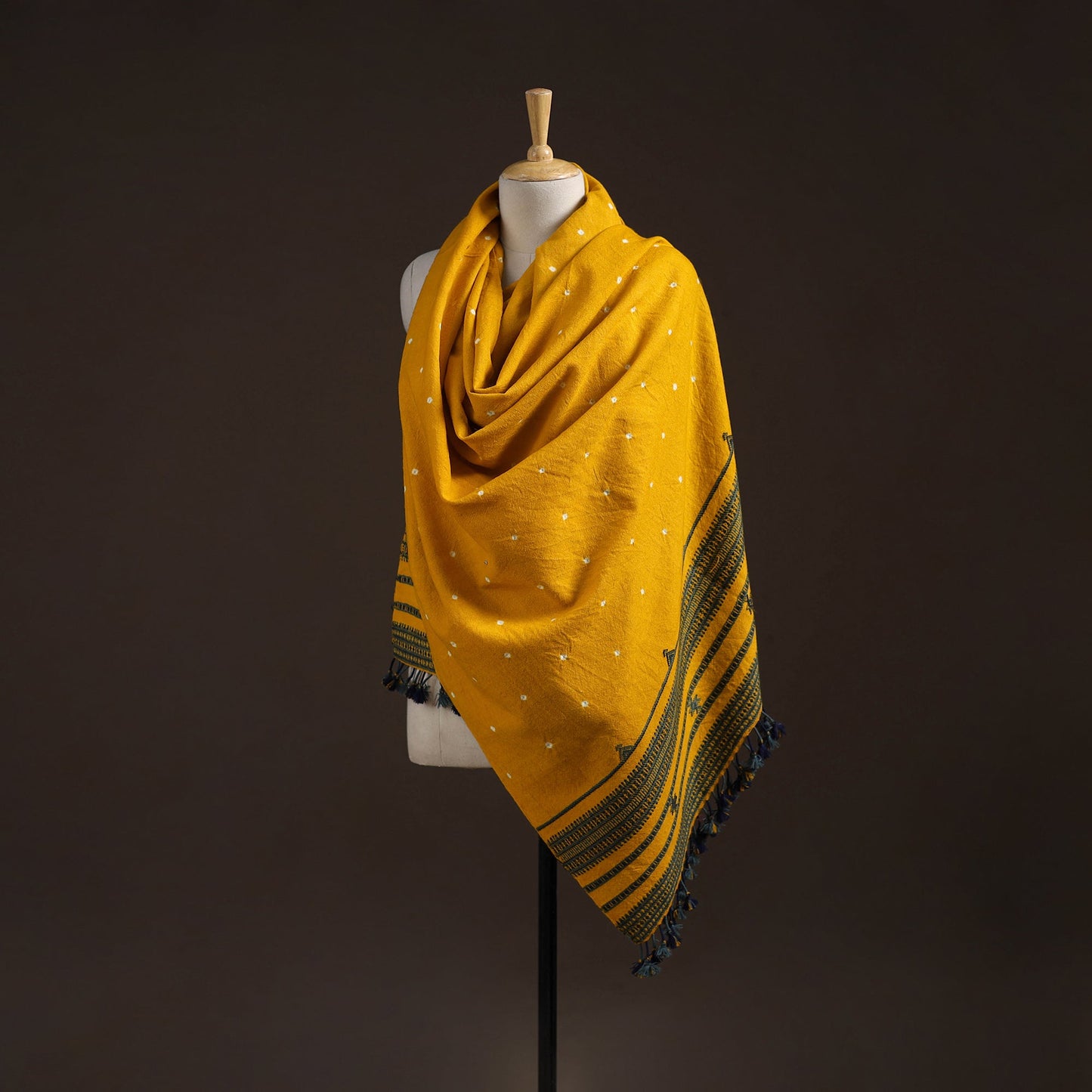 Kutch bhujodi handwoven merino wool bandhani tie-dye shawl