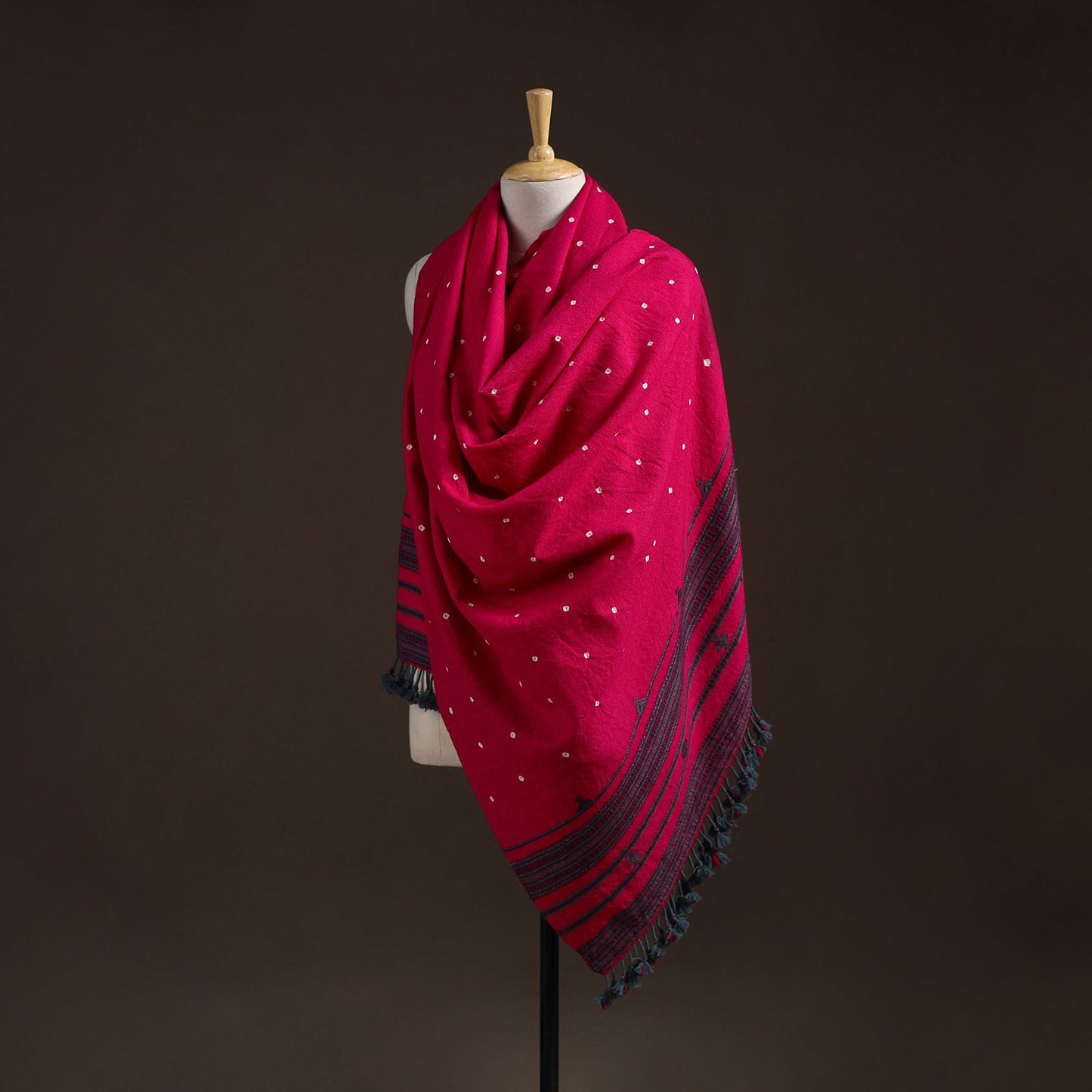 Kutch bhujodi handwoven merino wool bandhani tie-dye shawl