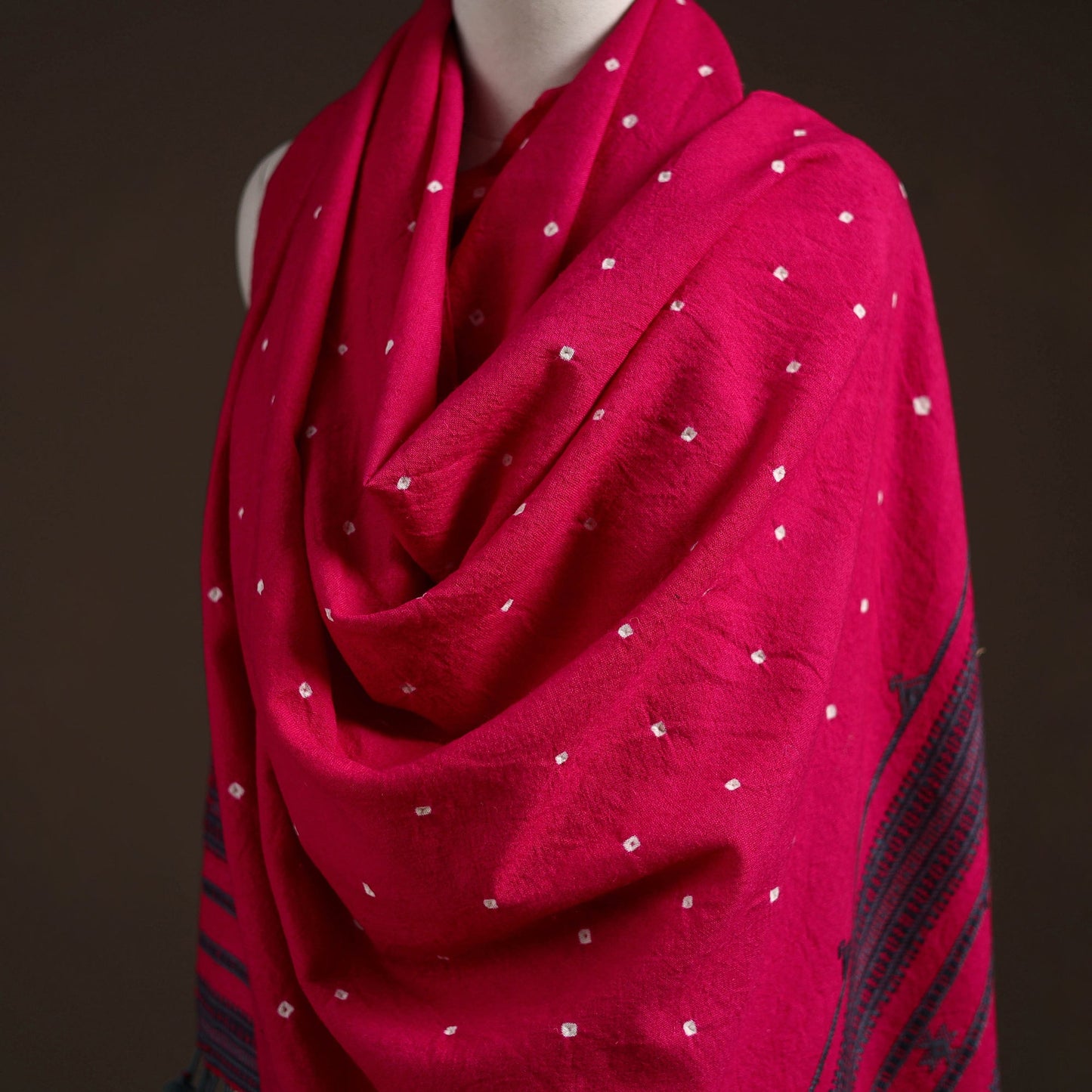 Kutch bhujodi handwoven merino wool bandhani tie-dye shawl