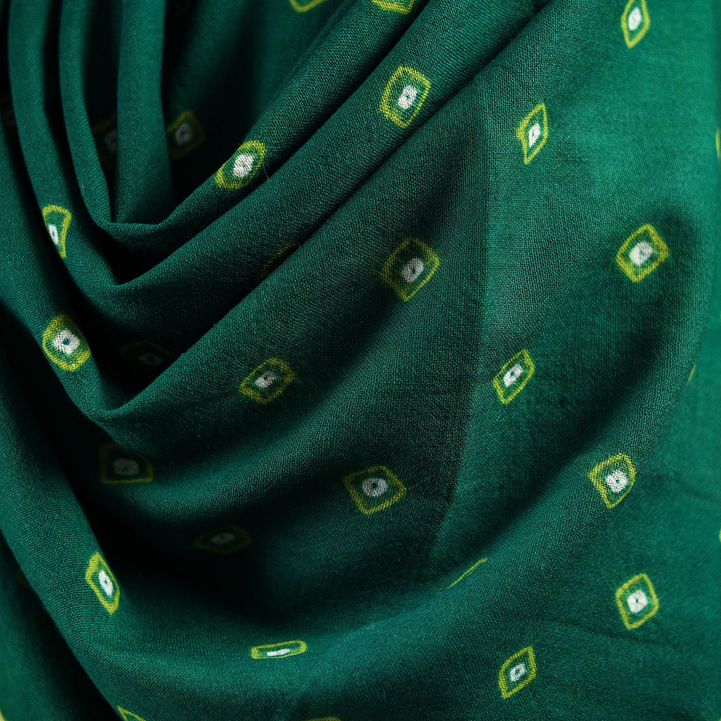 Kutch bhujodi handwoven merino wool bandhani tie-dye shawl