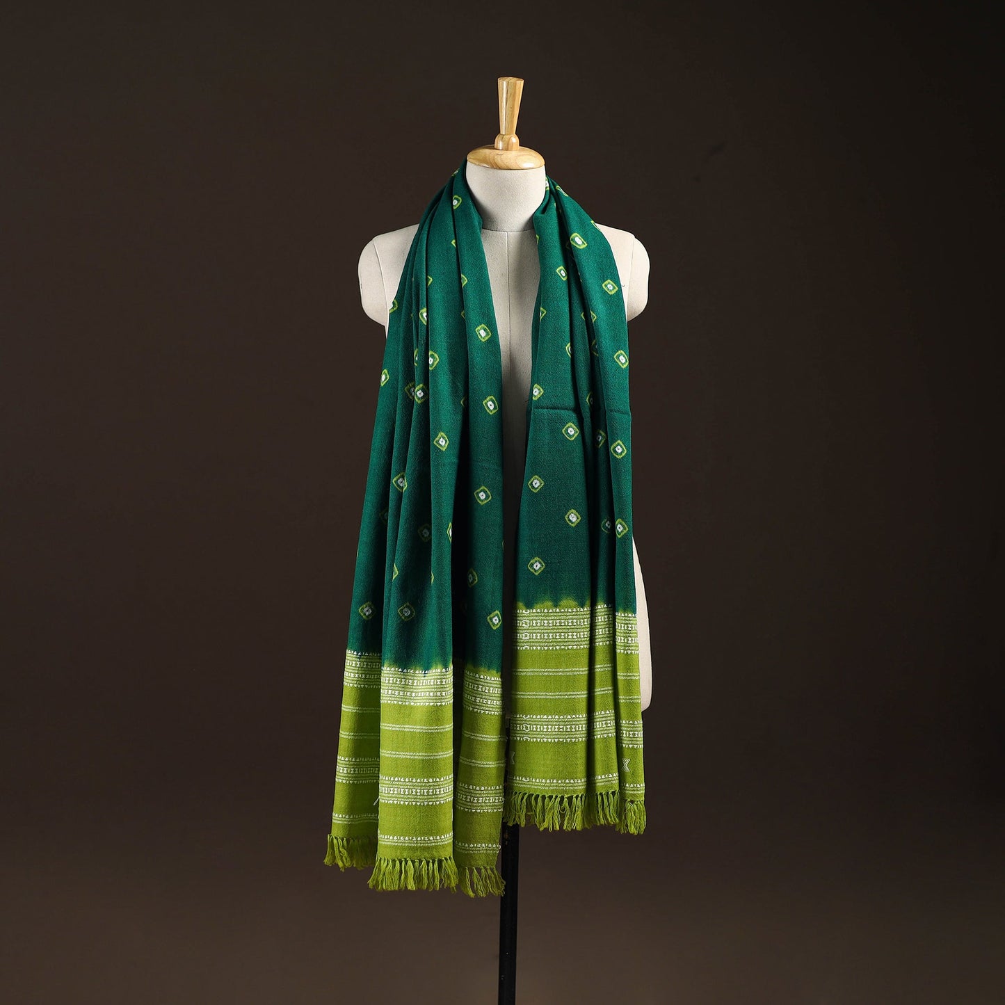 Kutch bhujodi handwoven merino wool bandhani tie-dye shawl