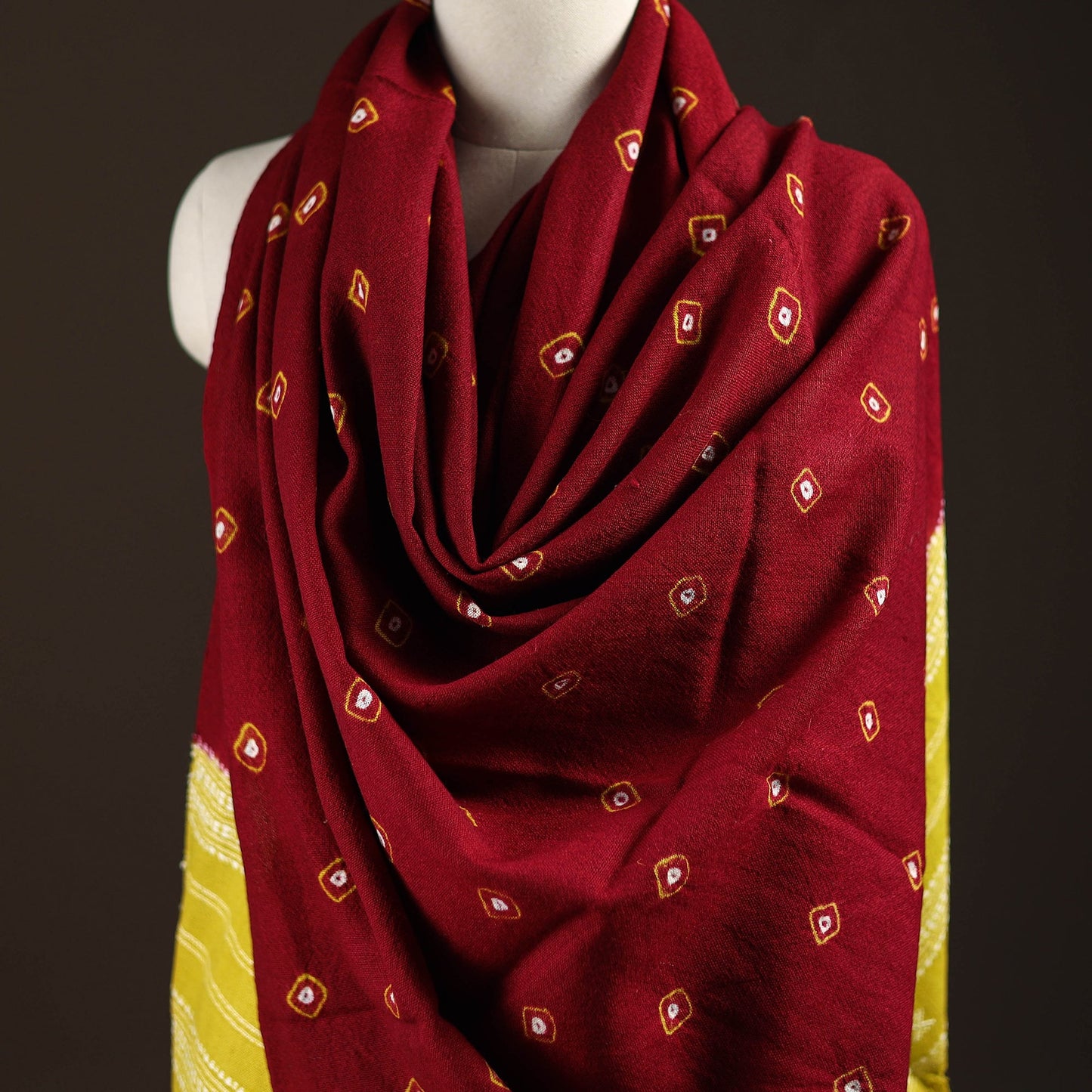 Kutch bhujodi handwoven merino wool bandhani tie-dye shawl