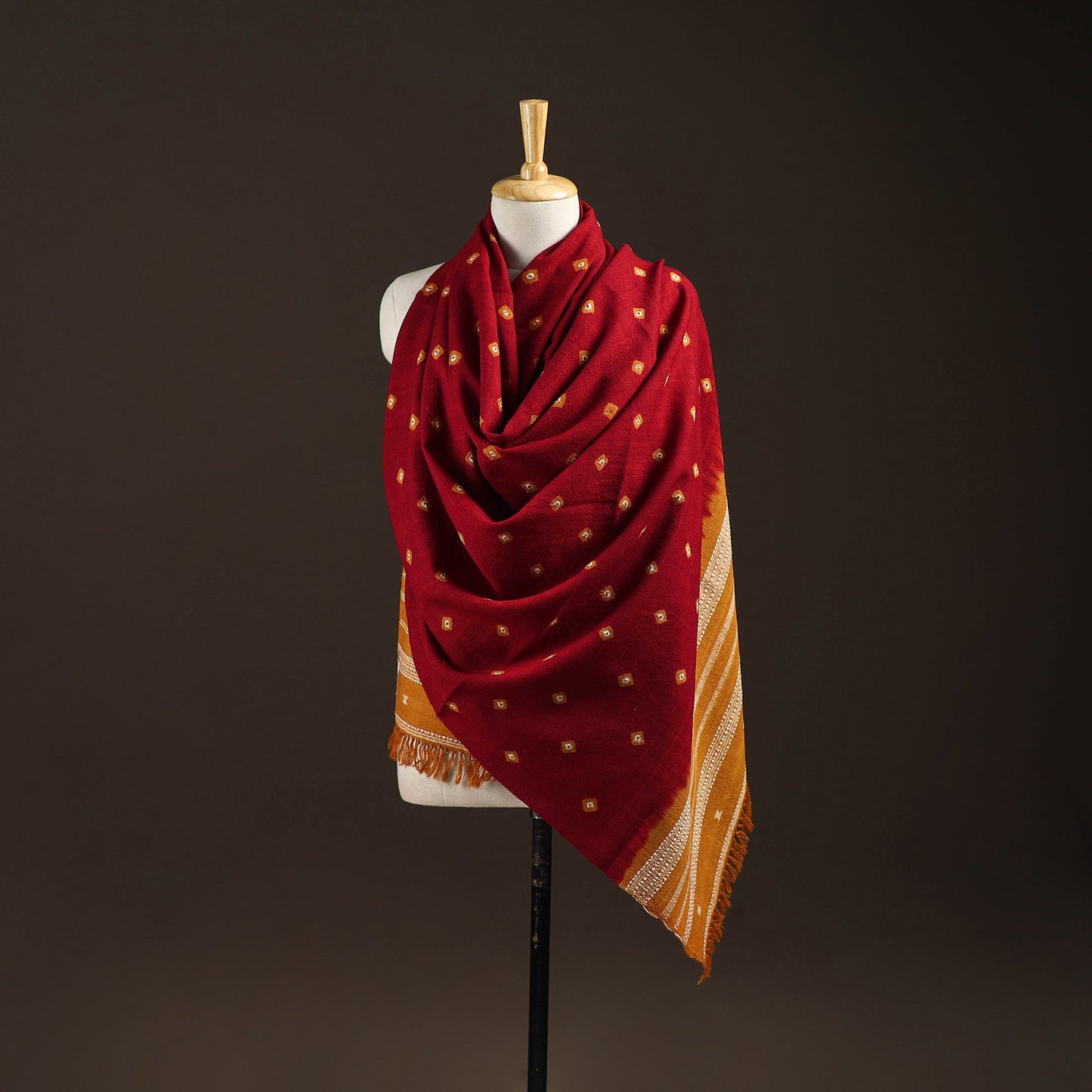 Kutch bhujodi handwoven merino wool bandhani tie-dye shawl