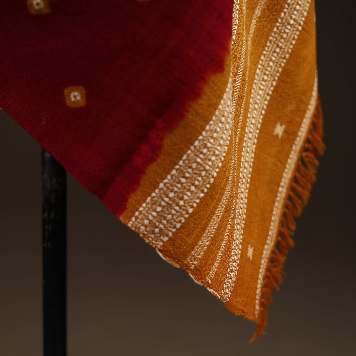 Kutch bhujodi handwoven merino wool bandhani tie-dye shawl