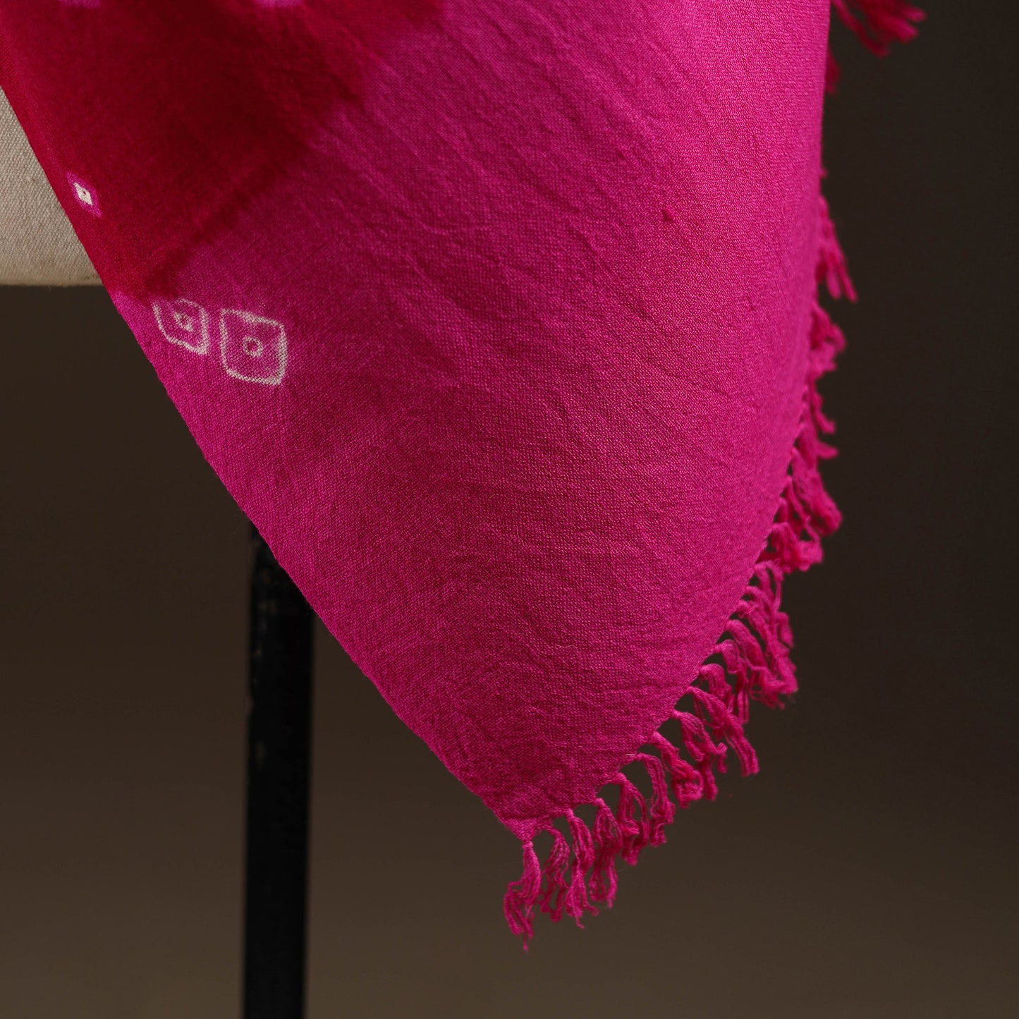 Kutch bhujodi handwoven merino wool bandhani tie-dye shawl