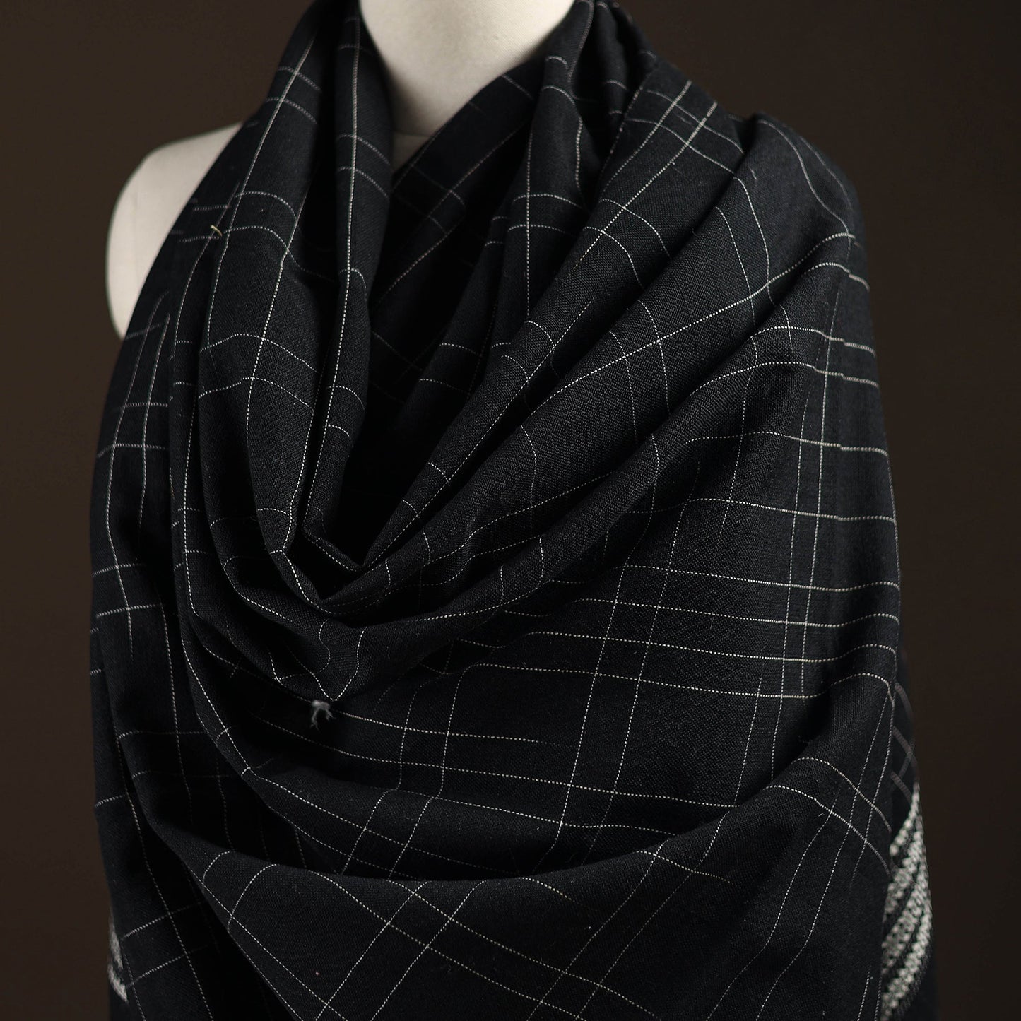 Kutch bhujodi handwoven merino wool shawl 104 - handcrafted