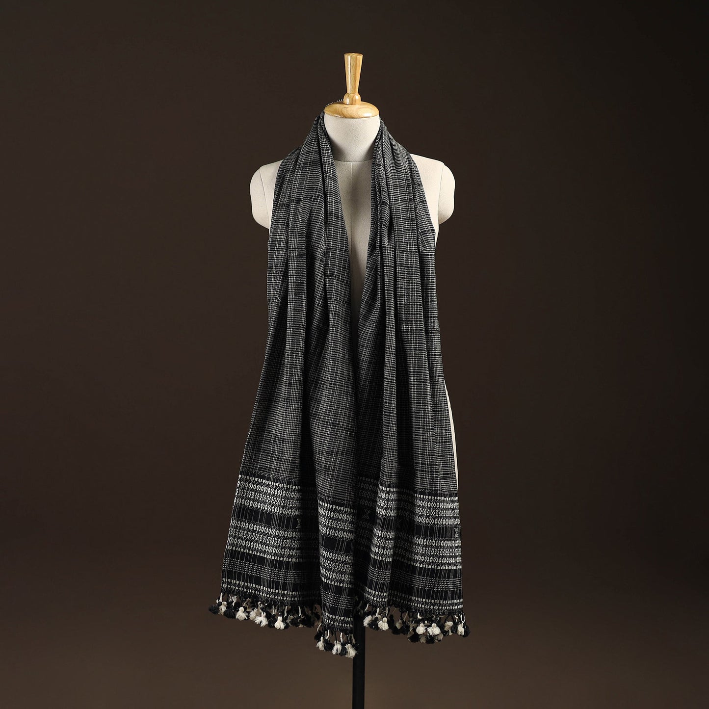 Kutch bhujodi handwoven merino wool shawl 111 - handcrafted