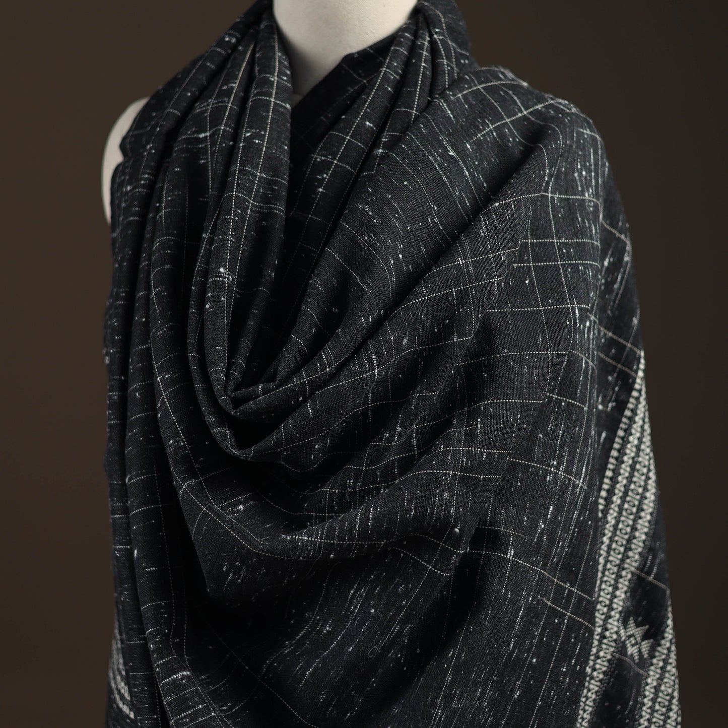 Kutch bhujodi handwoven merino wool shawl 157 - handcrafted