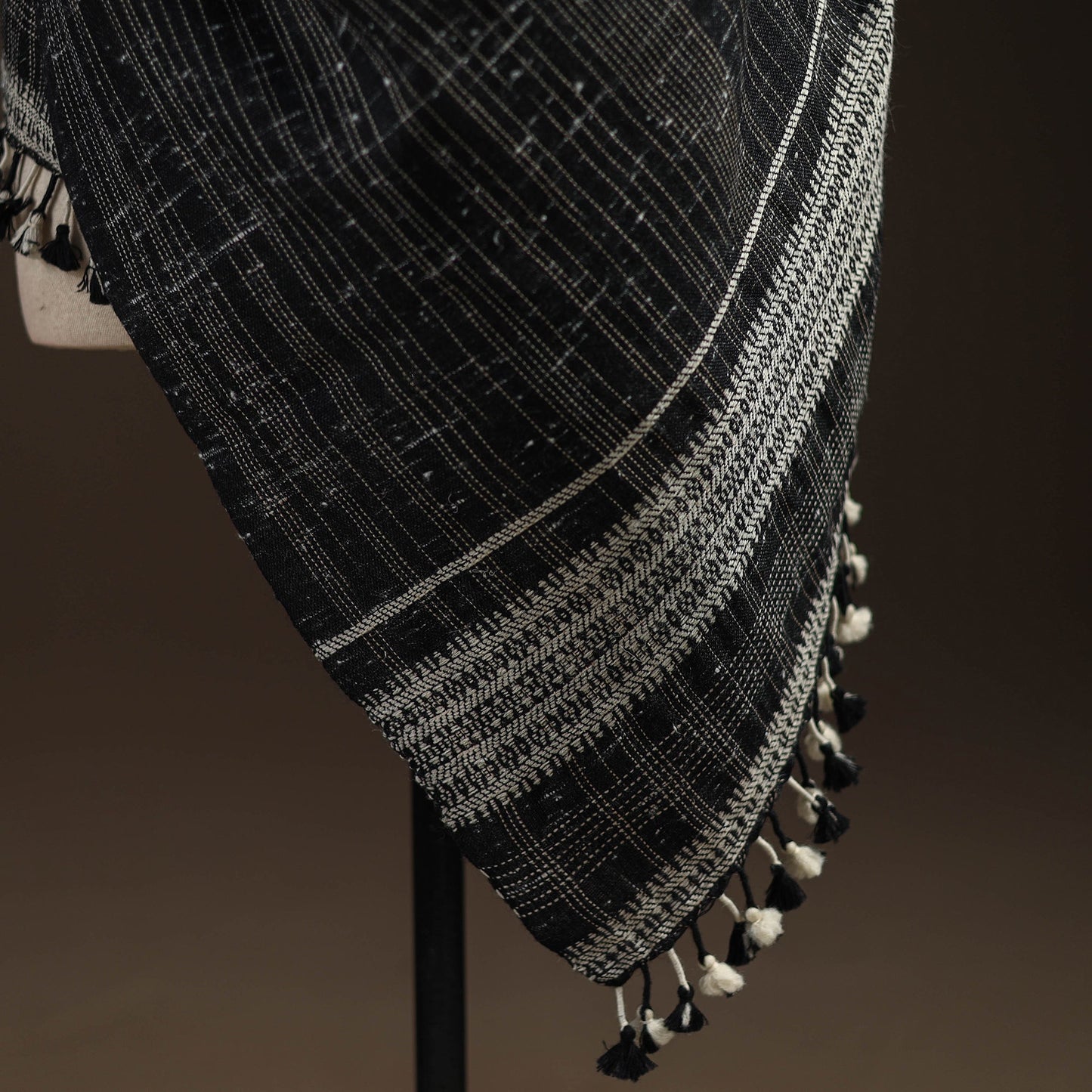 Kutch bhujodi handwoven merino wool shawl 160 - handcrafted