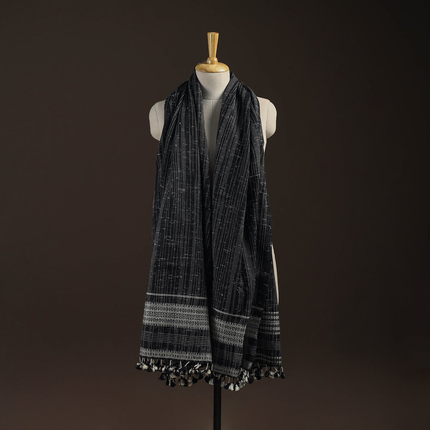 Kutch bhujodi handwoven merino wool shawl 160 - handcrafted