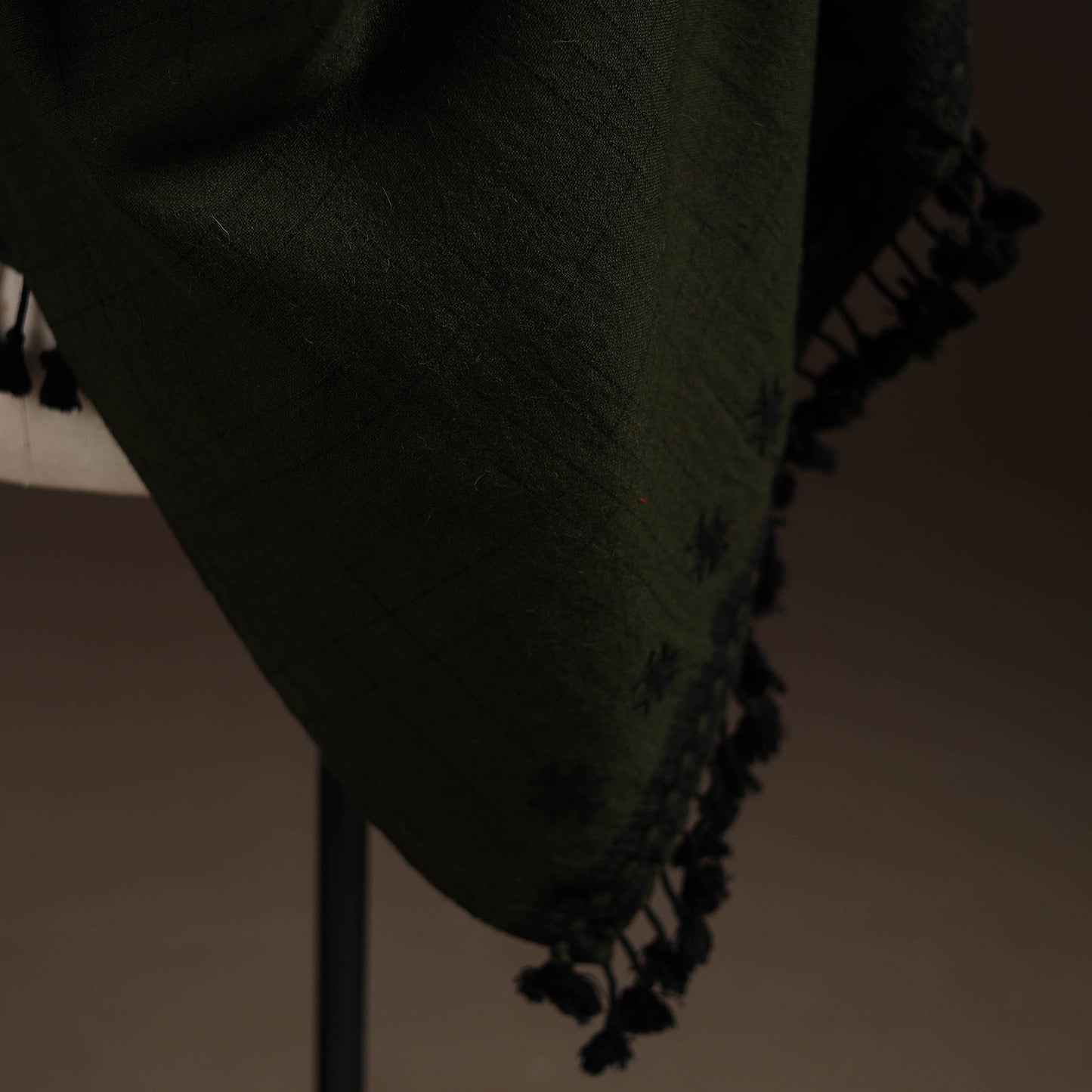 Kutch bhujodi handwoven merino wool shawl 19 - handcrafted