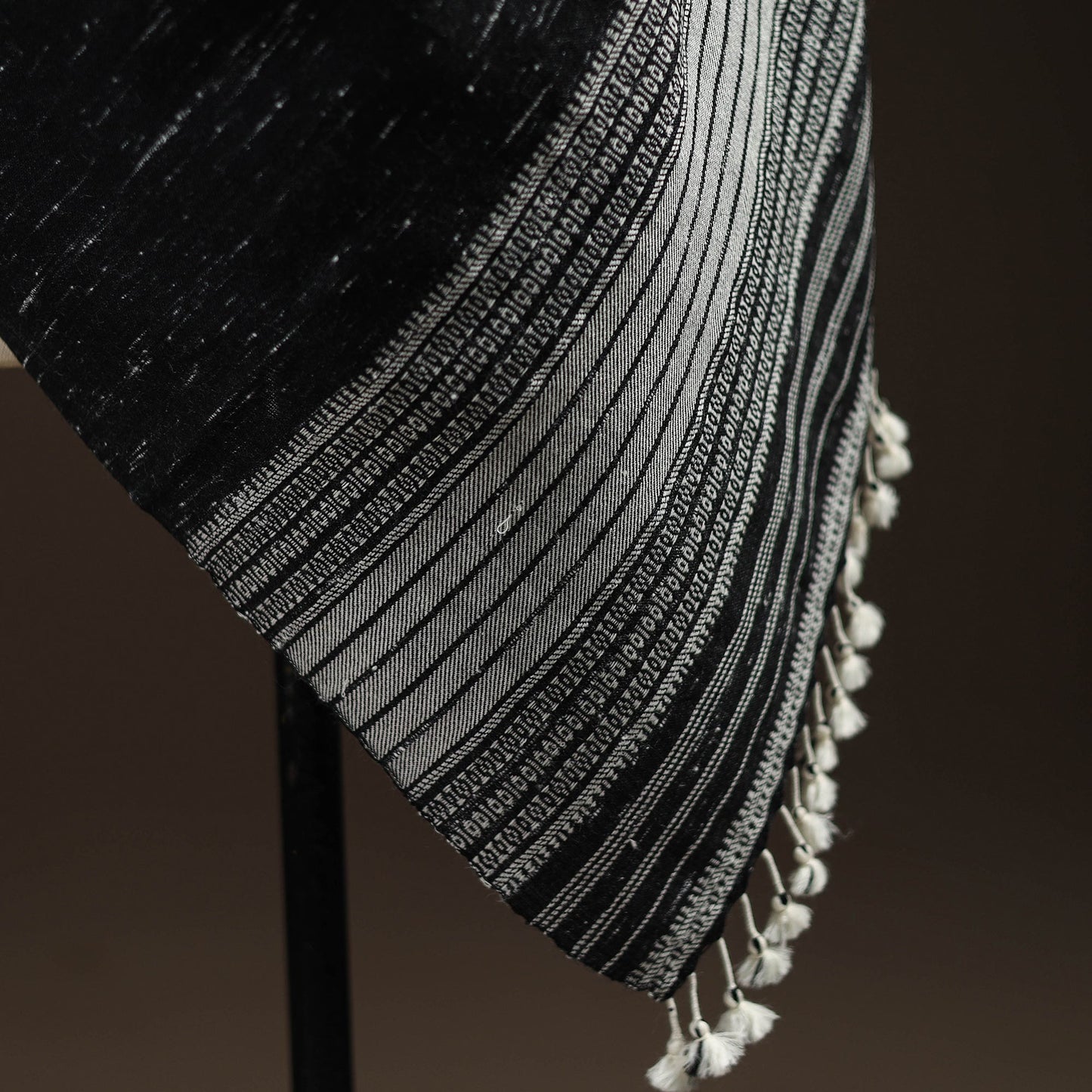 Kutch bhujodi handwoven merino wool shawl 228 - handcrafted