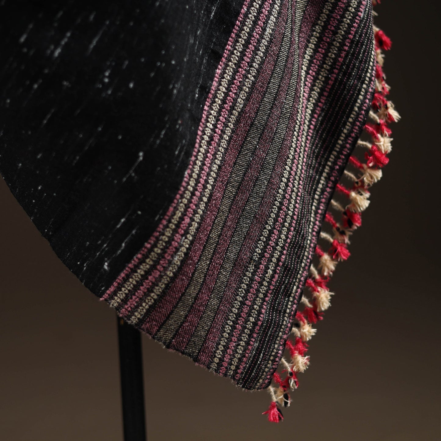 Kutch bhujodi handwoven merino wool shawl 229 - handcrafted