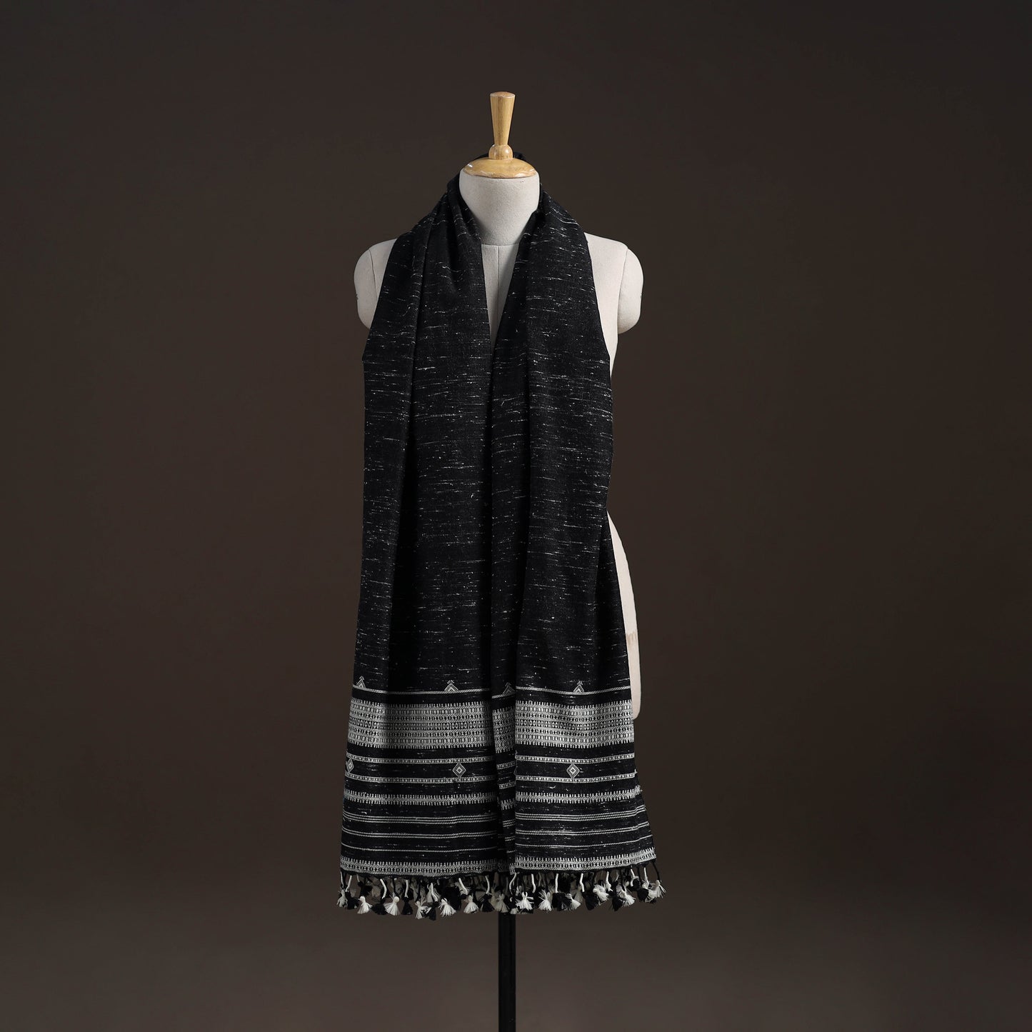 Kutch bhujodi handwoven merino wool shawl 35 - handcrafted