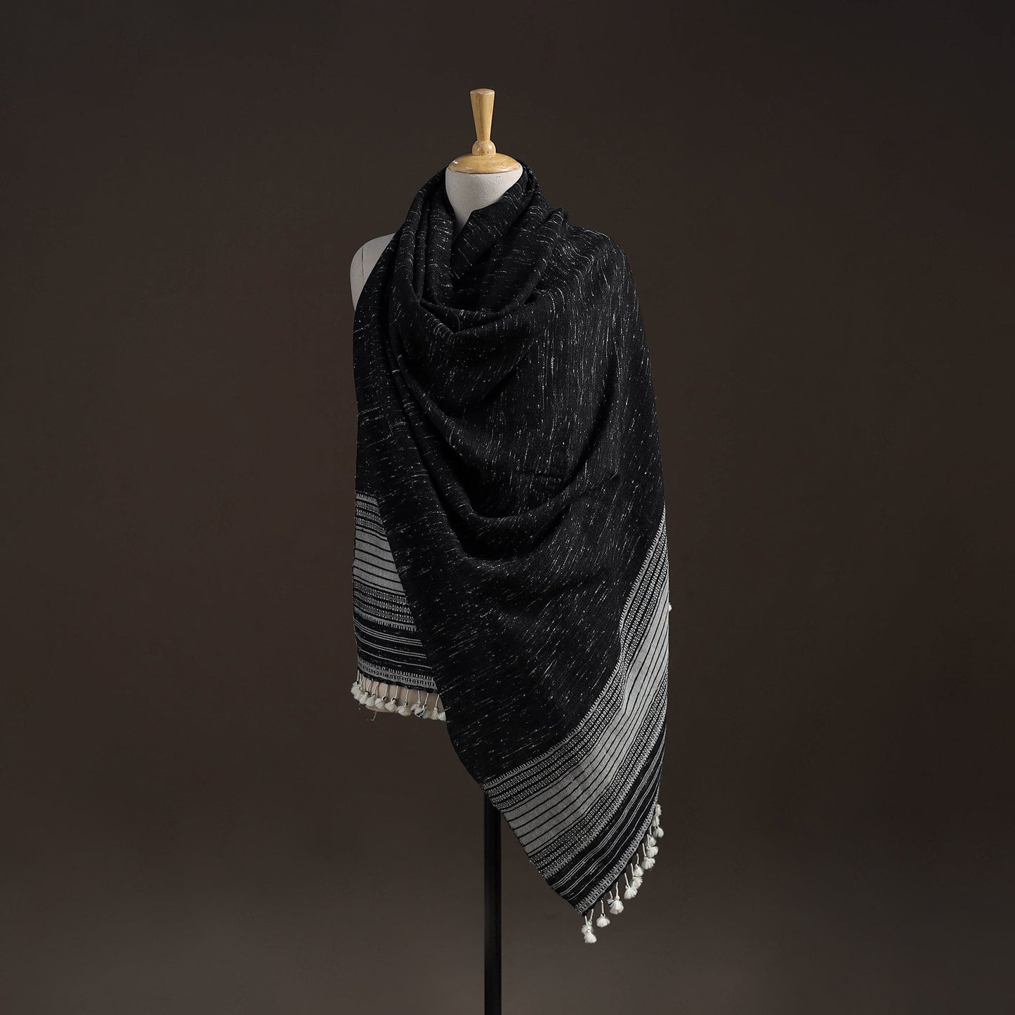 Kutch bhujodi handwoven merino wool shawl 36 - handcrafted