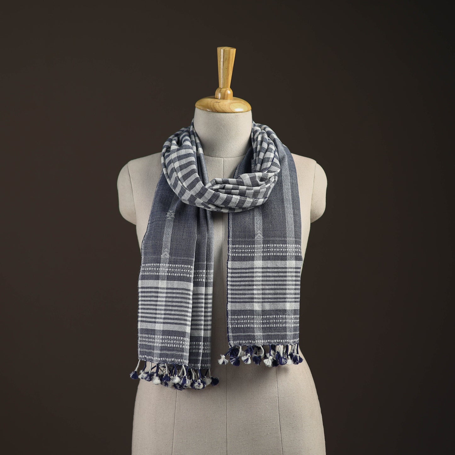 Kutch bhujodi handwoven merino wool stole 185 - handcrafted