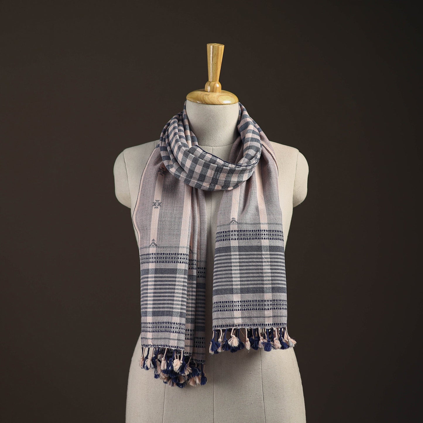 Kutch bhujodi handwoven merino wool stole 211 - handcrafted