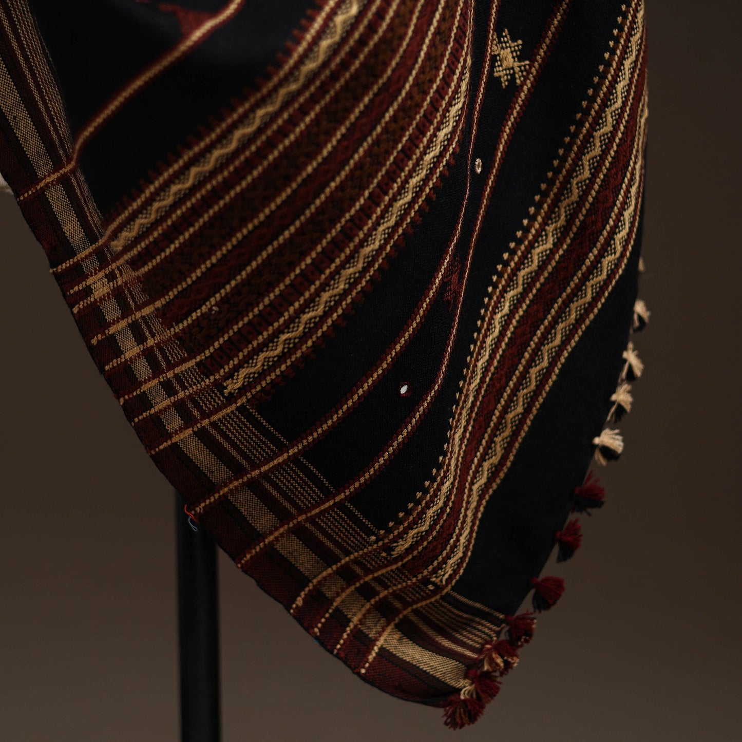 Kutch bhujodi handwoven mirror work acrylic wool shawl 31