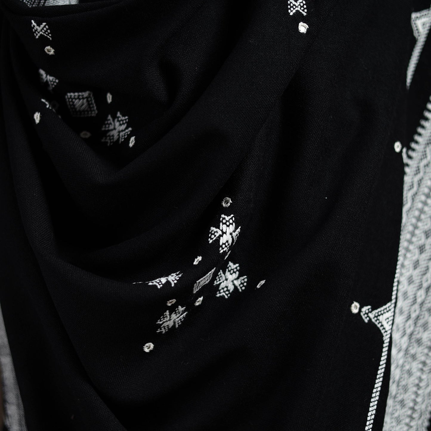 Kutch bhujodi handwoven mirror work acrylic wool shawl 33