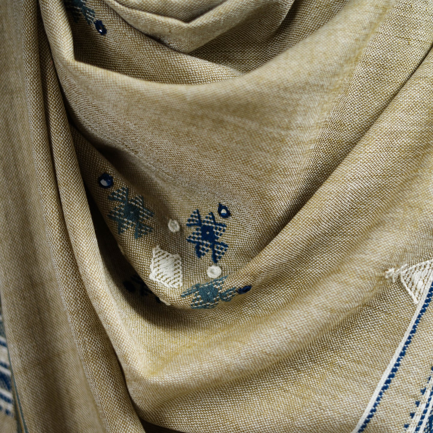 Kutch bhujodi handwoven mirror work acrylic wool shawl 40