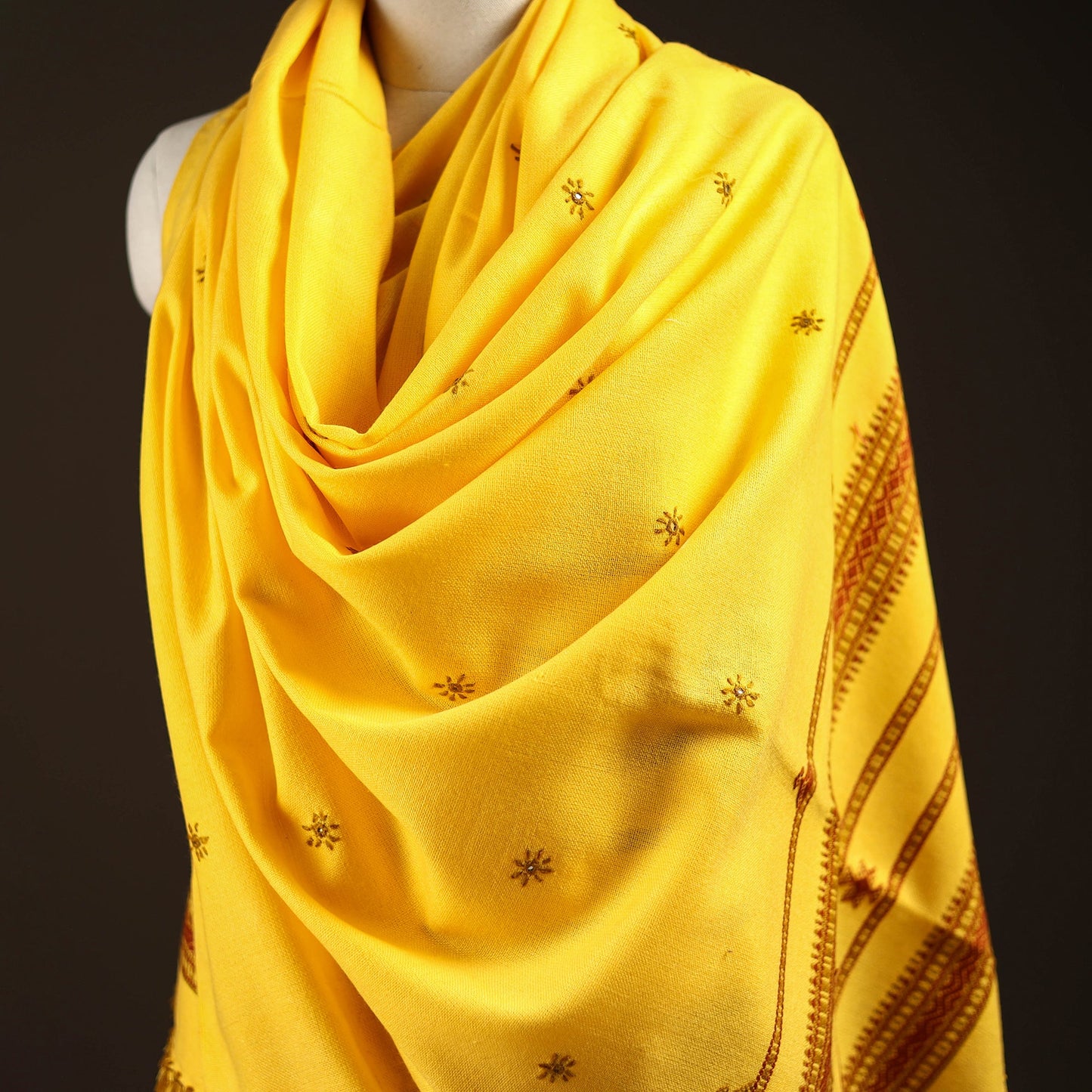 Kutch bhujodi handwoven mirror work wool shawl 05