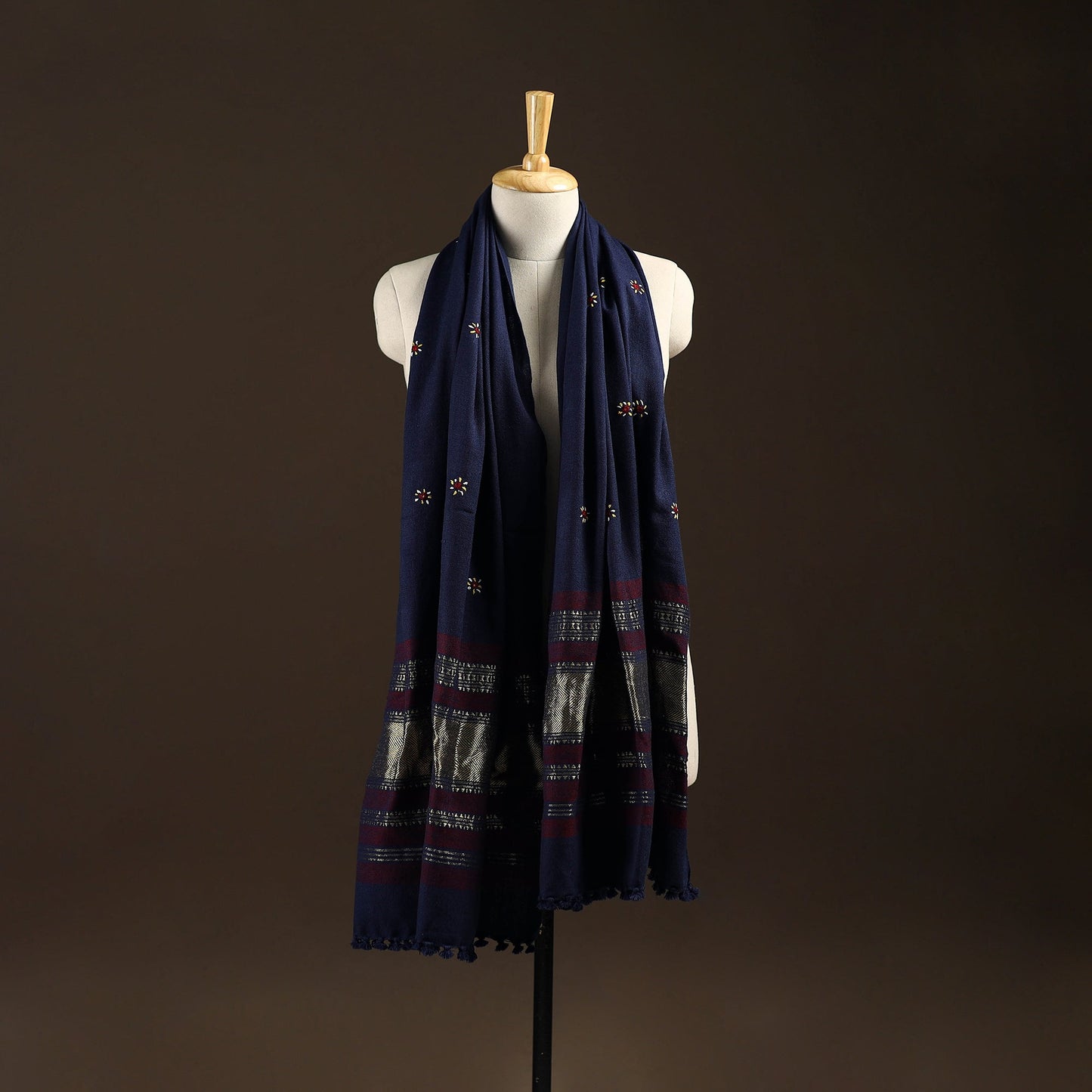 Kutch bhujodi handwoven mirror work wool shawl 08