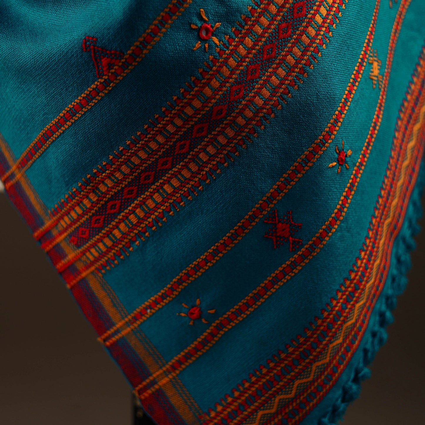 Kutch bhujodi handwoven mirror work wool shawl 10