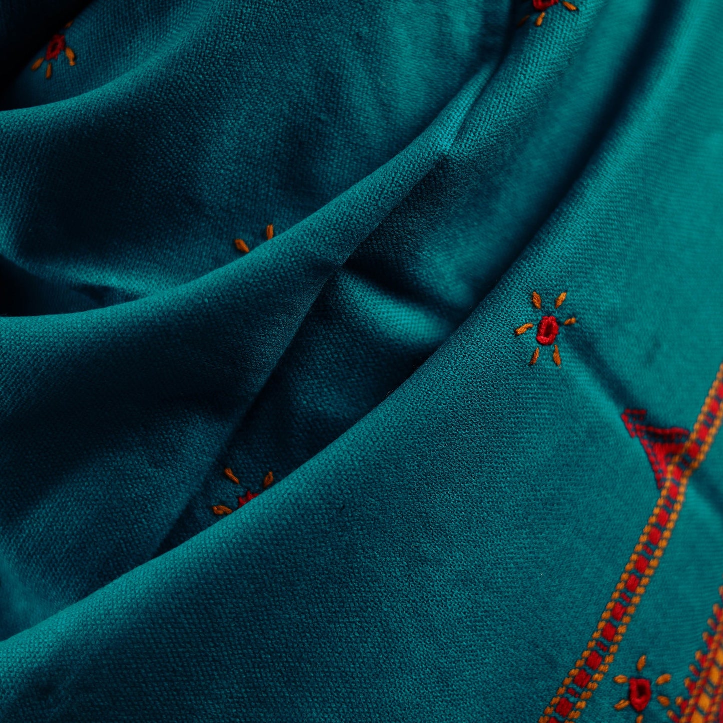 Kutch bhujodi handwoven mirror work wool shawl 10