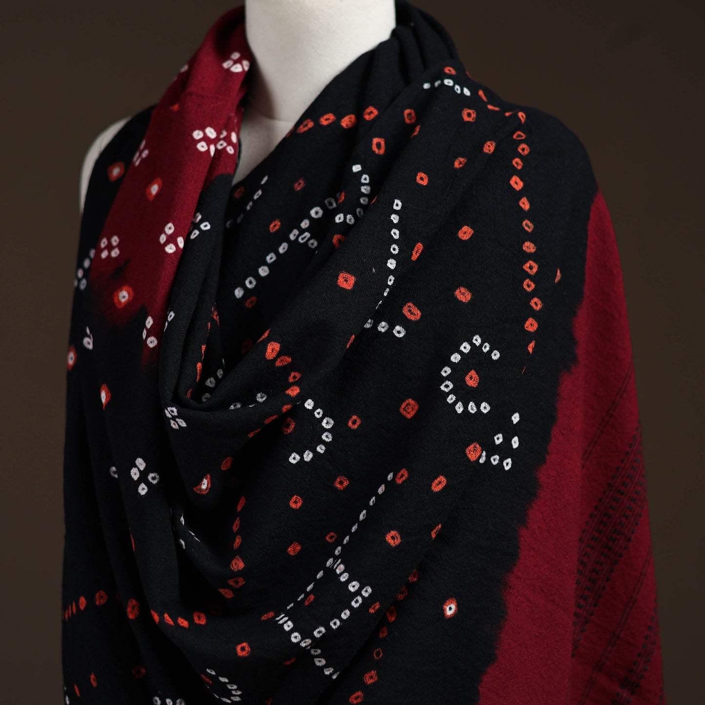Kutch handwoven bandhani merino wool shawl 02 - handcrafted