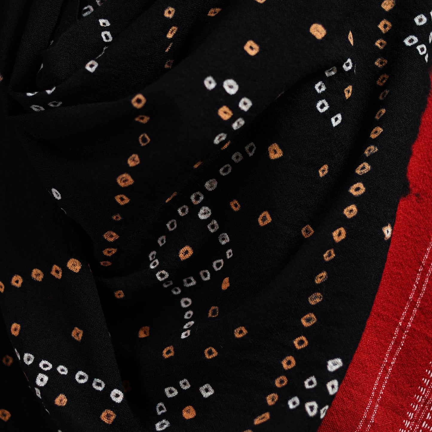 Kutch handwoven bandhani merino wool shawl 03 - handcrafted