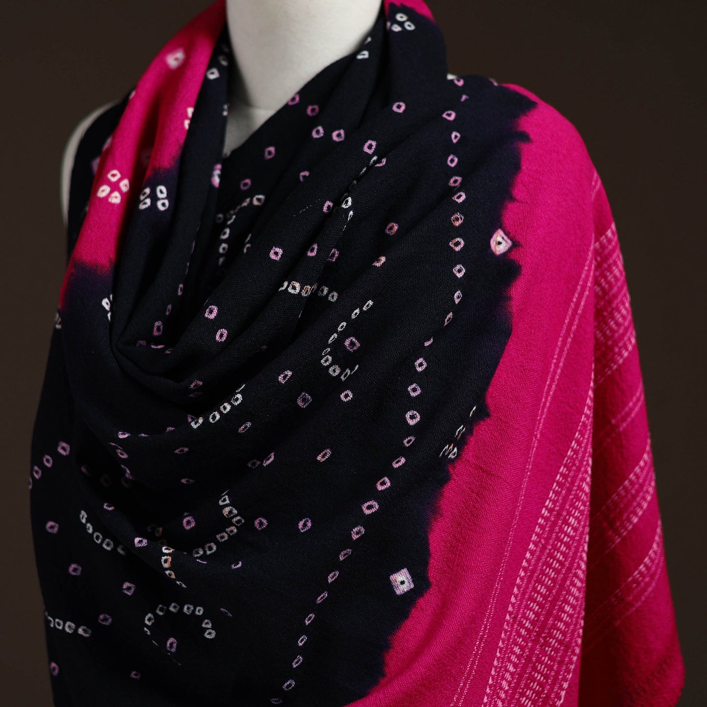 Kutch handwoven bandhani merino wool shawl 06 - handcrafted