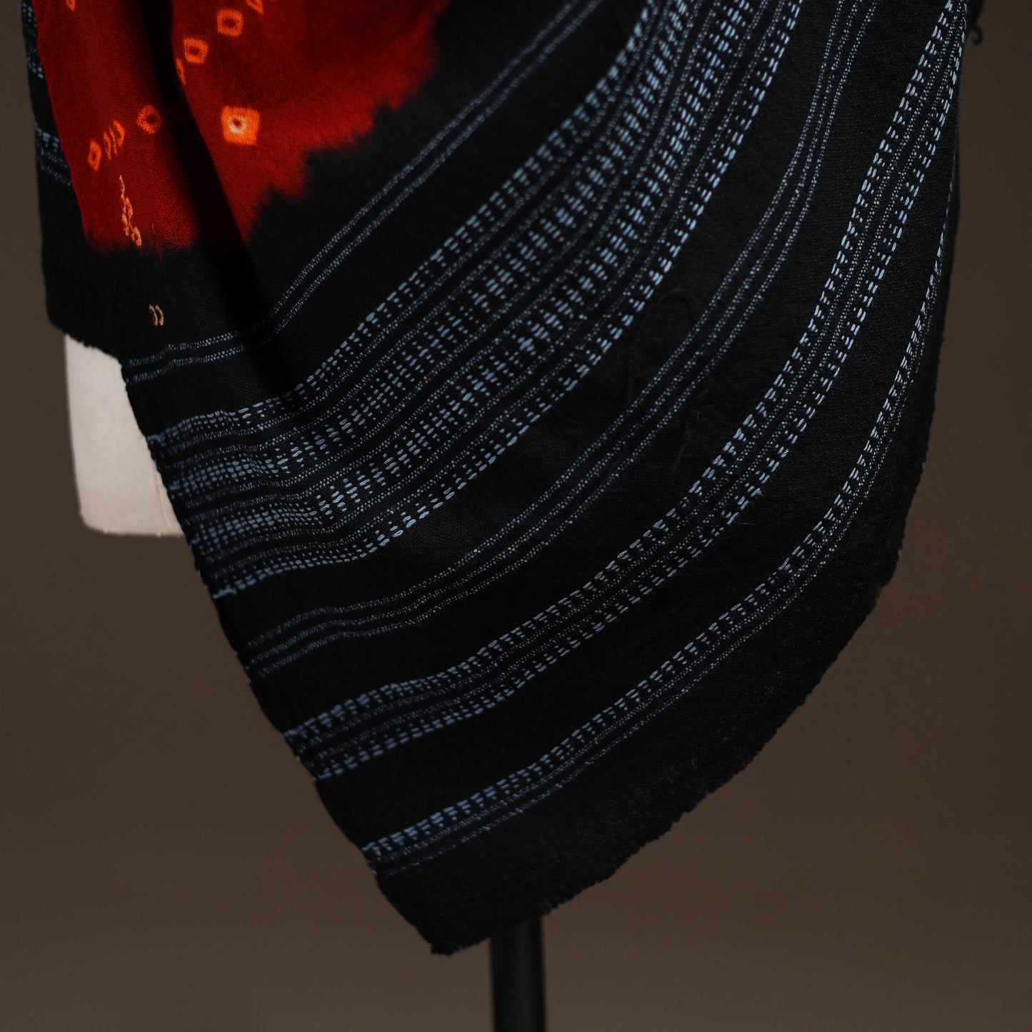 Kutch handwoven bandhani merino wool shawl 11 - handcrafted